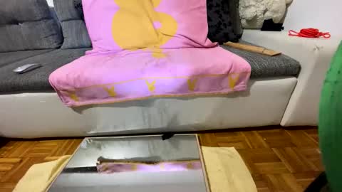 Snapshot of mihc1117 chatting on 19, 10, 2025 CoolFlow online show from 19, 10, 2025