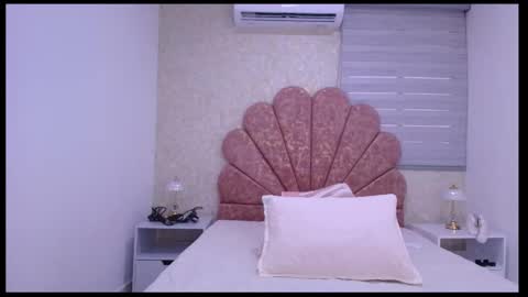 Mia  online show from 10, 11, 2025