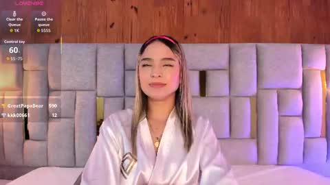 Mia  online show from 6, 7, 2026