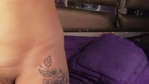 Snapshot of miia_spencer chatting on 28, 4, 2026 Mia online show from 28, 4, 2026