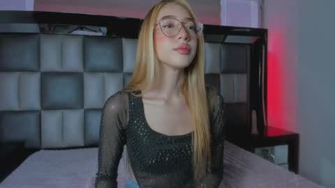 Snapshot of miia_spencer chatting on 20, 5, 2026 Mia online show from 20, 5, 2026