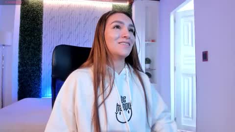 Miia 3 online show from 21, 10, 2025