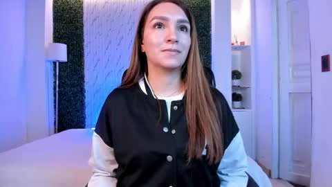 Miia 3 online show from 19, 12, 2025