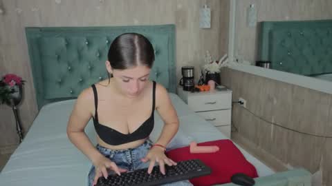 miia_velvett online show from 14, 4, 2026