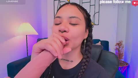Snapshot of miiaa7_ chatting on 7, 5, 2026 Ma is my name I invite you to check out my wish list for my birthday online show from 7, 5, 2026