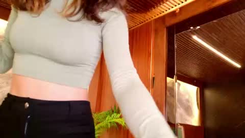  CALL ME MIA  online show from 28, 6, 2026