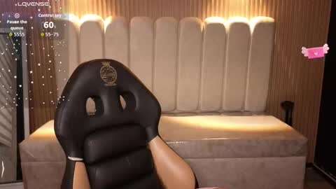 miiaa_evans1 online show from 28, 11, 2025