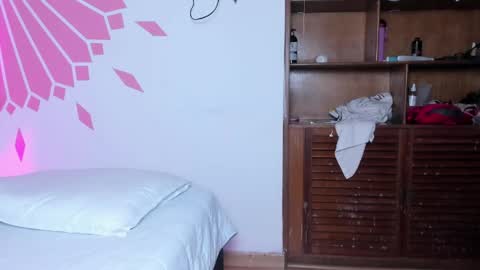 miiaa_m online show from 16, 4, 2026