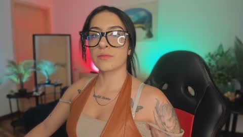 Snapshot of miiaa_stone chatting on 6, 7, 2026 miiaa stone online show from 6, 7, 2026