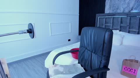 Mia Monroe online show from 6, 2, 2025