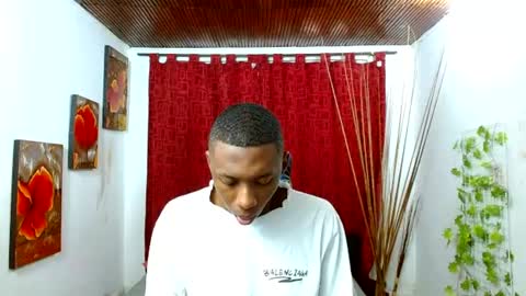 Snapshot of miilo18 chatting on 13, 5, 2026 milo online show from 13, 5, 2026