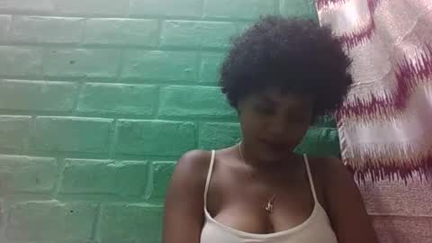 Snapshot of miinah chatting on 5, 4, 2026 miinah online show from 5, 4, 2026