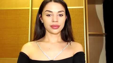 Mika online show from 5, 2, 2025