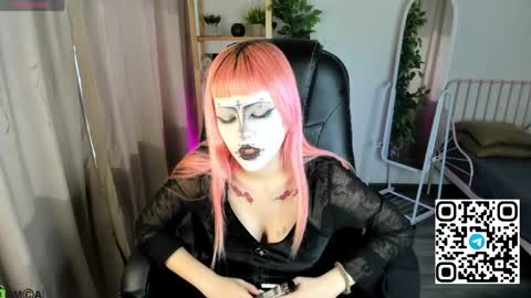 Snapshot of mika_vatashi chatting on 11, 4, 2026 Mika online show from 11, 4, 2026