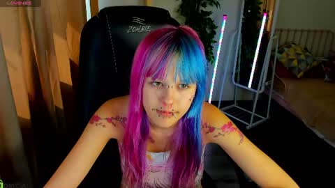 Snapshot of mika_vatashi chatting on 9, 7, 2026 Mika online show from 9, 7, 2026