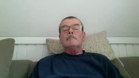 mikael42 online show from 12, 4, 2026