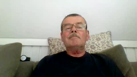 Snapshot of mikael42 chatting on 7, 6, 2026 mikael42 online show from 7, 6, 2026