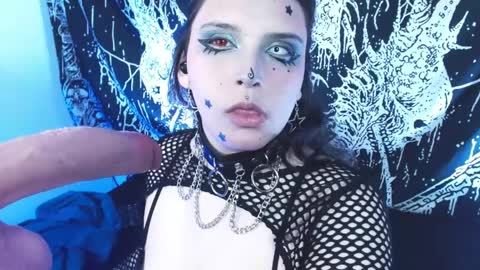 Mika online show from 10, 4, 2026