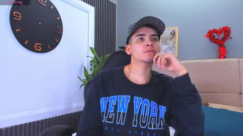 Mike 0233 online show from 12, 2, 2025