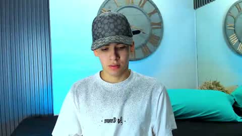 Mike 0233 online show from 15, 2, 2025