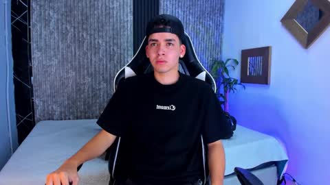 Mike 0233 online show from 17, 9, 2025