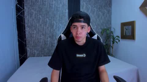 Mike 0233 online show from 7, 10, 2025