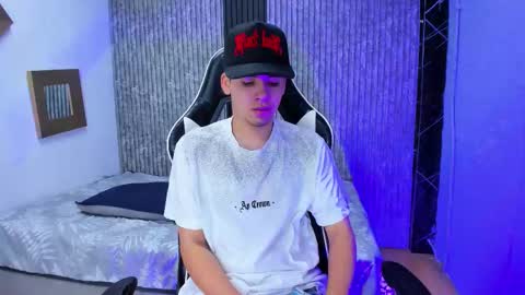 Mike 0233 online show from 19, 12, 2025