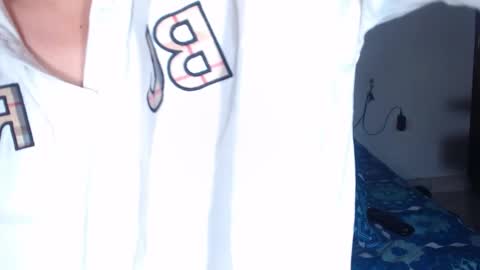 Snapshot of mike_and_bella_ chatting on 15, 9, 2025 bella online show from 15, 9, 2025