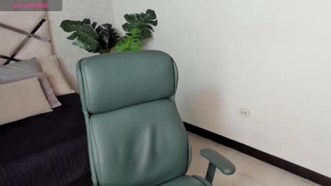 Mike Belle online show from 26, 10, 2025