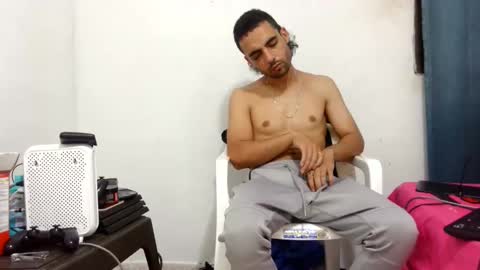 Snapshot of mike_leonrey22 chatting on 25, 11, 2025 mike_leonrey22 online show from 25, 11, 2025