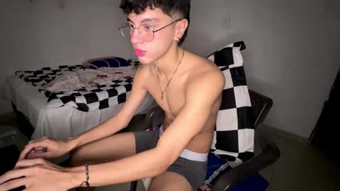 Mike Pineapple online show from 9, 10, 2025