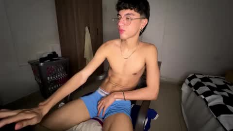 Mike Pineapple online show from 31, 10, 2025