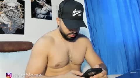 Snapshot of mikeblaree chatting on 2, 12, 2025 mikeblaree online show from 2, 12, 2025