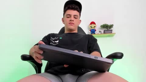 Snapshot of mikecooper_ chatting on 25, 10, 2025 Mike Cooper online show from 25, 10, 2025