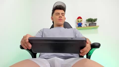 Snapshot of mikecooper_ chatting on 12, 11, 2025 Mike Cooper online show from 12, 11, 2025