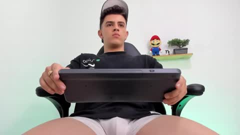 Snapshot of mikecooper_ chatting on 14, 11, 2025 Mike Cooper online show from 14, 11, 2025