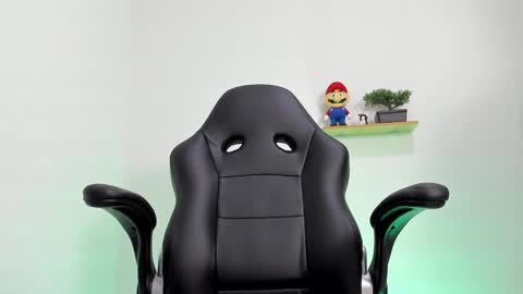 Snapshot of mikecooper_ chatting on 25, 11, 2025 Mike Cooper online show from 25, 11, 2025