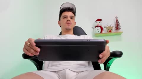 Snapshot of mikecooper_ chatting on 15, 12, 2025 Mike Cooper online show from 15, 12, 2025