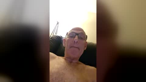 Snapshot of mikedhanson chatting on 13, 7, 2026 MikeD online show from 13, 7, 2026