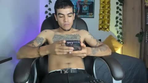 mikee_scooth online show from 2, 12, 2024