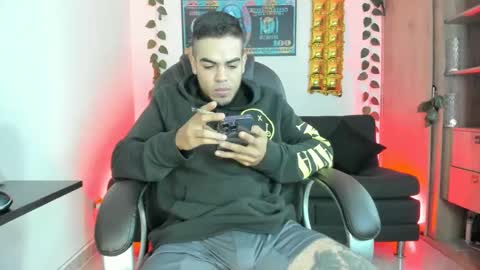 mikee_scooth online show from 28, 12, 2024