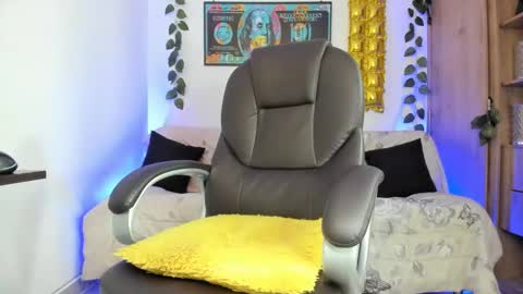 Snapshot of mikee_scooth chatting on 19, 1, 2025 mikee_scooth online show from 19, 1, 2025