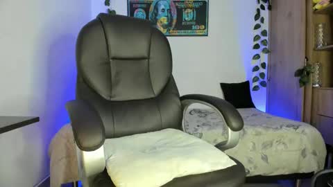 Snapshot of mikee_scooth chatting on 26, 2, 2025 mikee_scooth online show from 26, 2, 2025