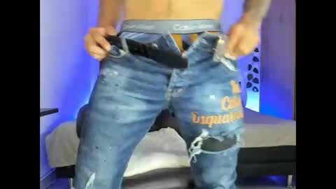 mikee_scooth online show from 4, 3, 2025