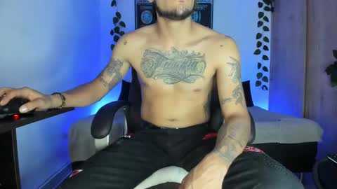 mikee_scooth online show from 12, 3, 2025