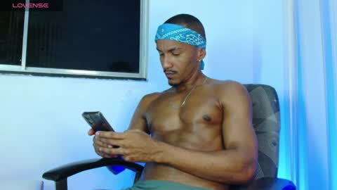 Snapshot of mikejaybr chatting on 10, 6, 2026 Mike Jay online show from 10, 6, 2026