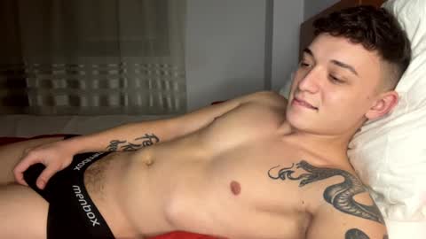 Snapshot of mikelaur chatting on 14, 12, 2024 MikeLaur online show from 14, 12, 2024