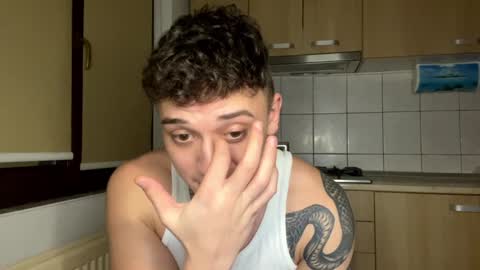 Snapshot of mikelaur chatting on 16, 12, 2024 MikeLaur online show from 16, 12, 2024