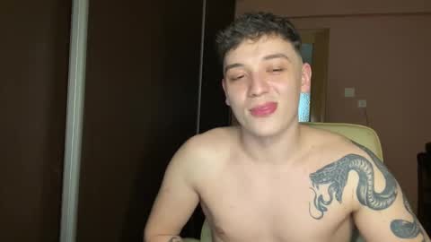 Snapshot of mikelaur chatting on 26, 2, 2025 MikeLaur online show from 26, 2, 2025