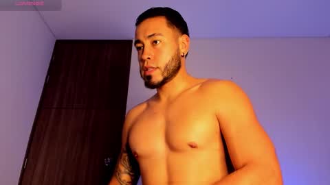 Snapshot of mikesantoss1 chatting on 18, 10, 2025 Mike online show from 18, 10, 2025